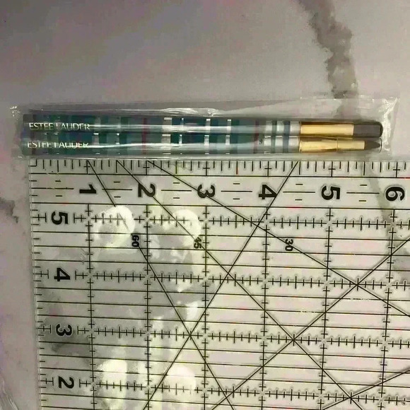 New Estée Lauder Make Up Brushes Lip Eyeshadow Striped Handle - Picture 5 of 5